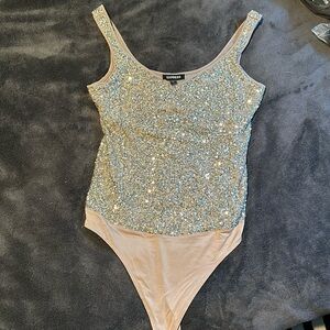 EXPRESS SILVER SEQUIN BODY SUIT SIZE MEDIUM